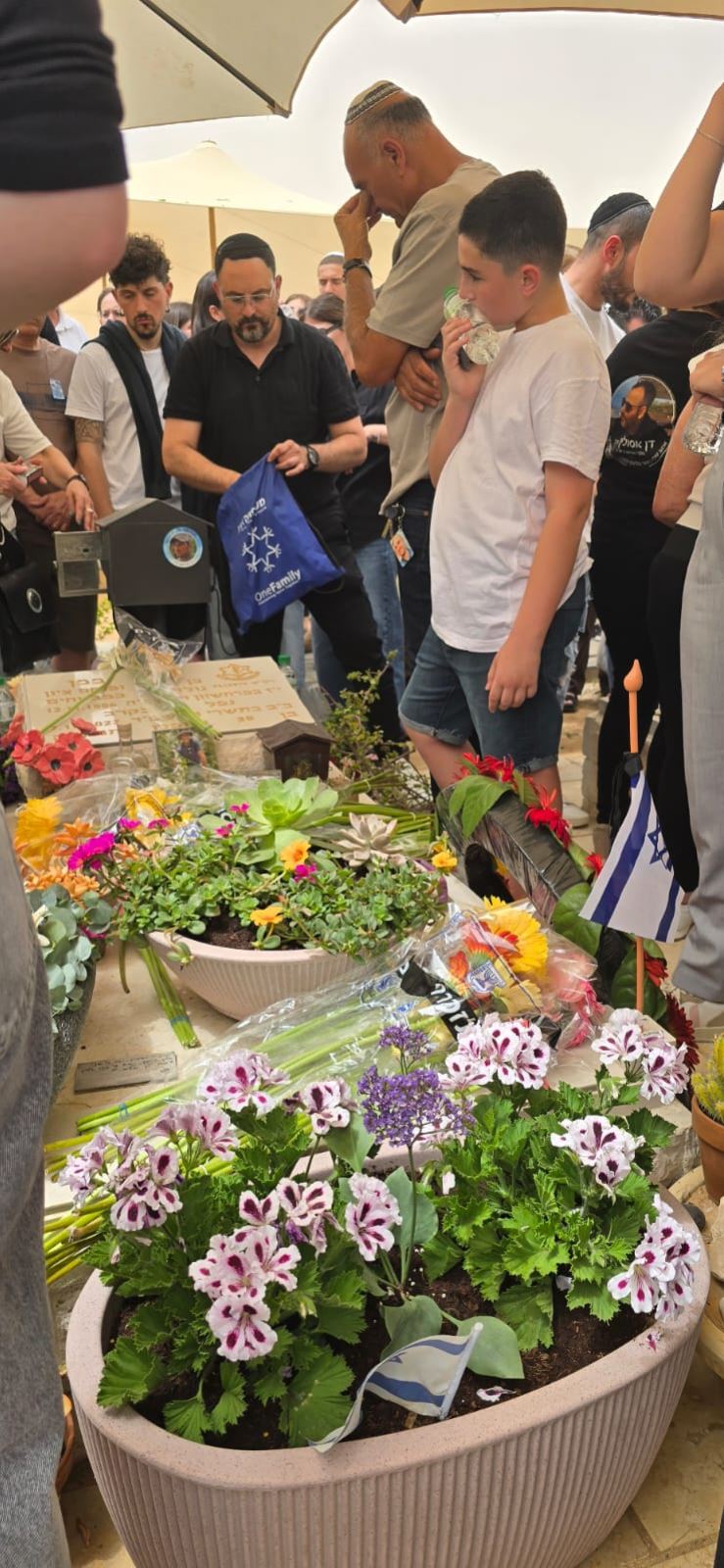 גלרייה -  יום הזיכרון לחללי מערכות ישראל ונפגעי פעולות האיבה, ערב יום שלישי, 29 באפריל 2025 – יום רביעי, 30 באפריל 2025, 13 מתוך 21
