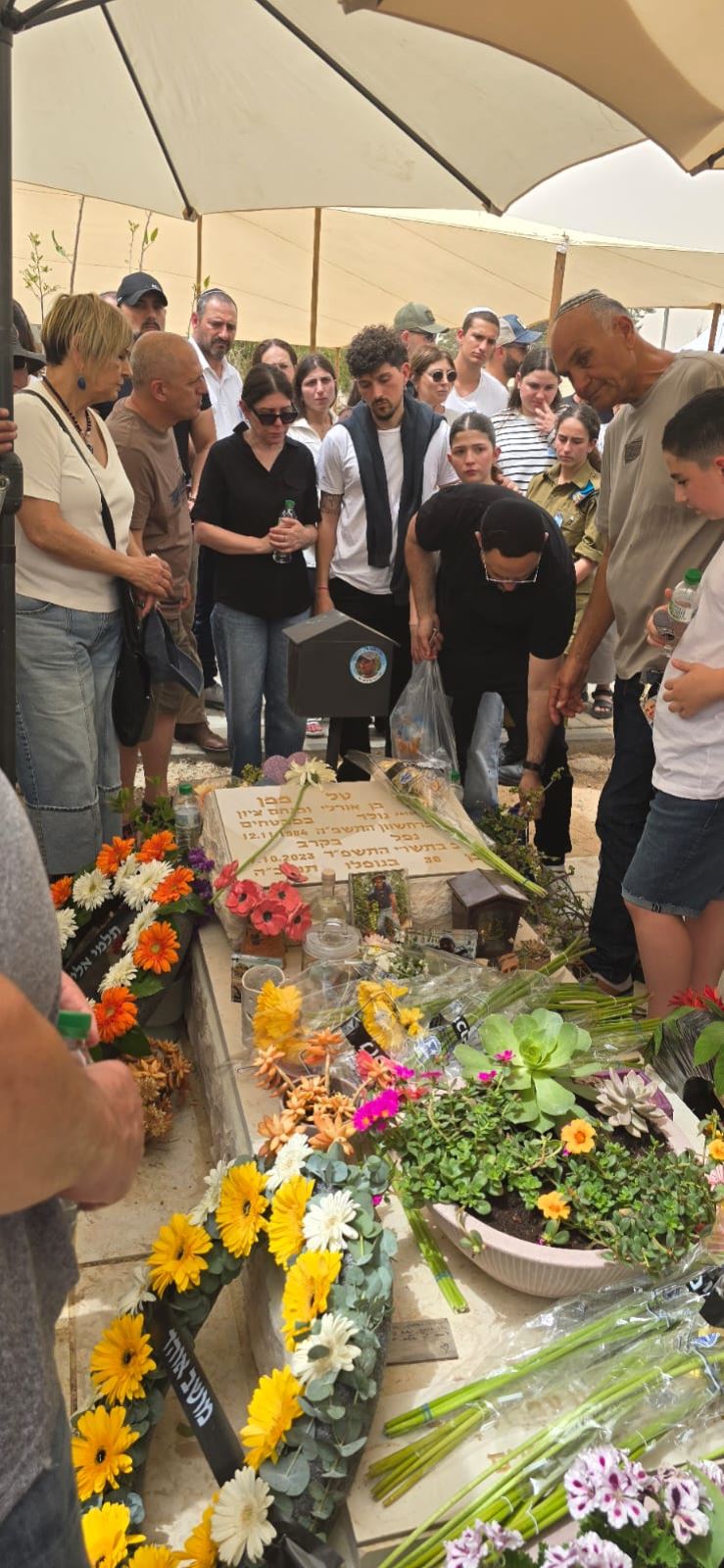 גלרייה -  יום הזיכרון לחללי מערכות ישראל ונפגעי פעולות האיבה, ערב יום שלישי, 29 באפריל 2025 – יום רביעי, 30 באפריל 2025, 17 מתוך 21