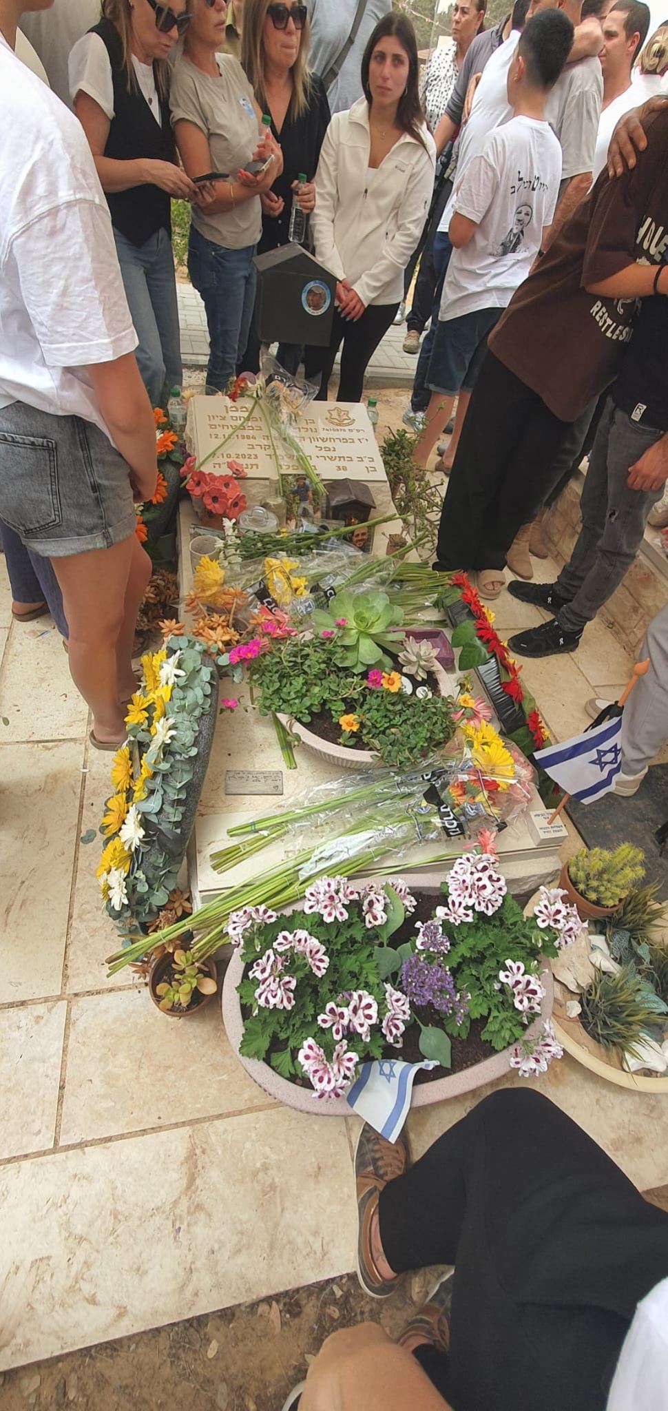 גלרייה -  יום הזיכרון לחללי מערכות ישראל ונפגעי פעולות האיבה, ערב יום שלישי, 29 באפריל 2025 – יום רביעי, 30 באפריל 2025, 4 מתוך 21