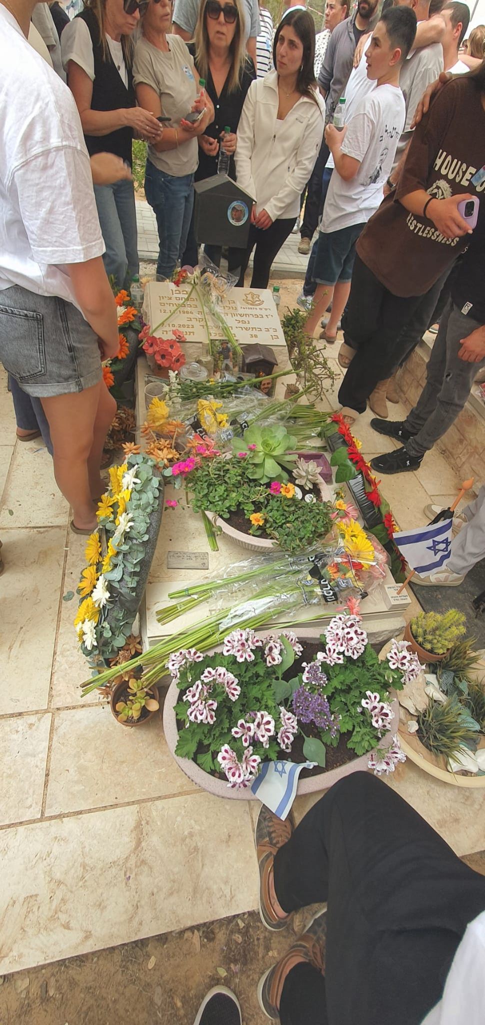 גלרייה -  יום הזיכרון לחללי מערכות ישראל ונפגעי פעולות האיבה, ערב יום שלישי, 29 באפריל 2025 – יום רביעי, 30 באפריל 2025, 5 מתוך 21