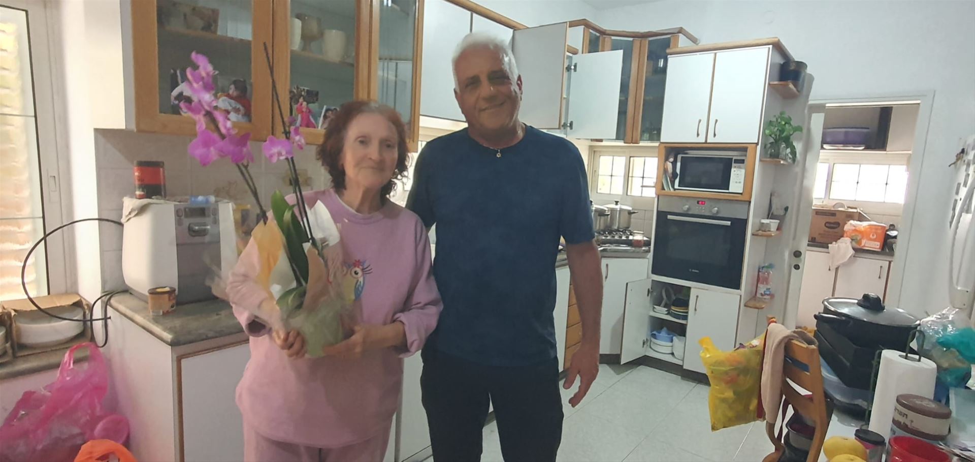 גלרייה - ביקור לקראת חג פסח אצל משפחות, בייזר, נומה, גרינברג וממן., 2 מתוך 13